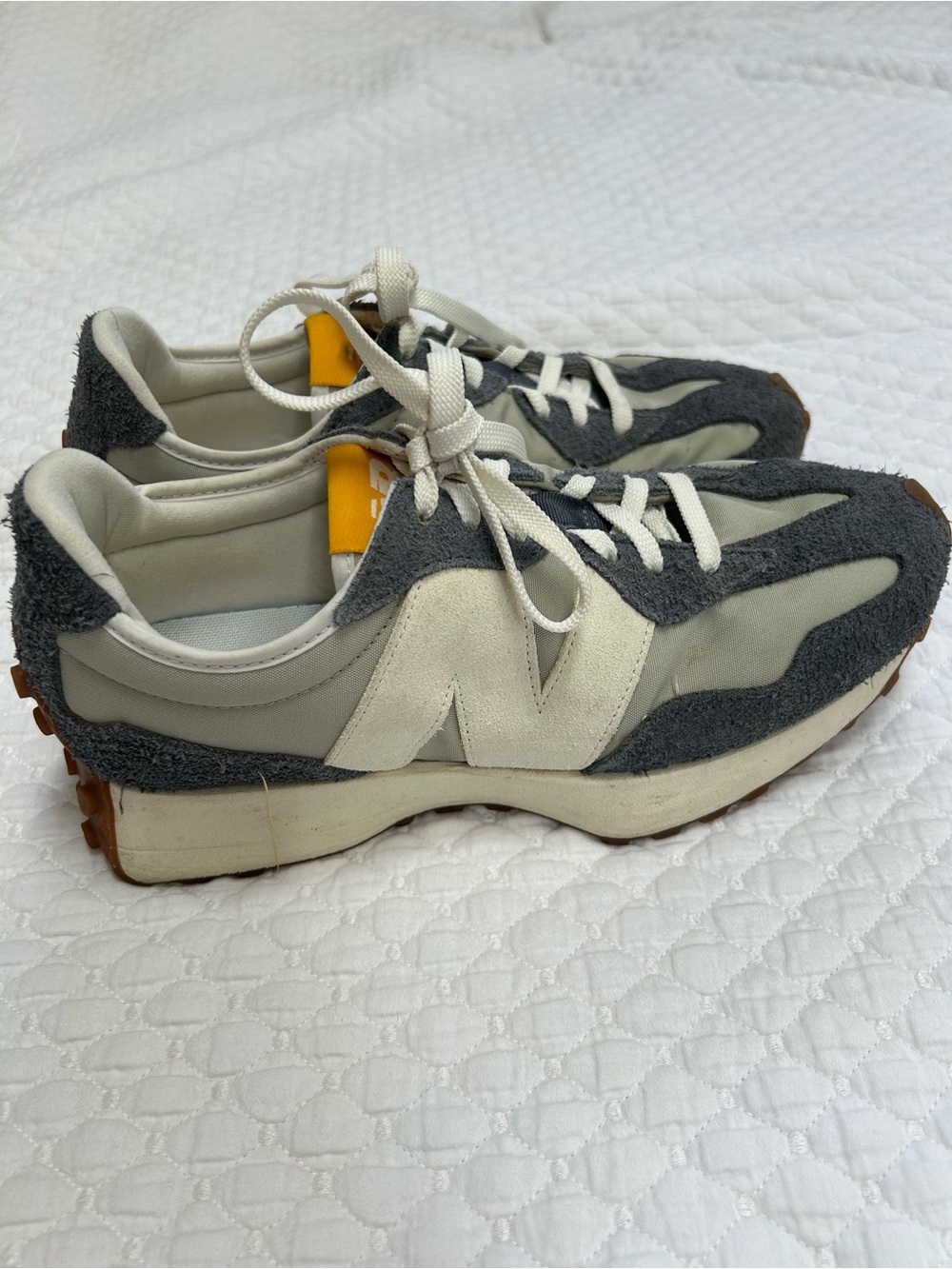New Balance 327 Women’s Sneakers in mint, light blue and white